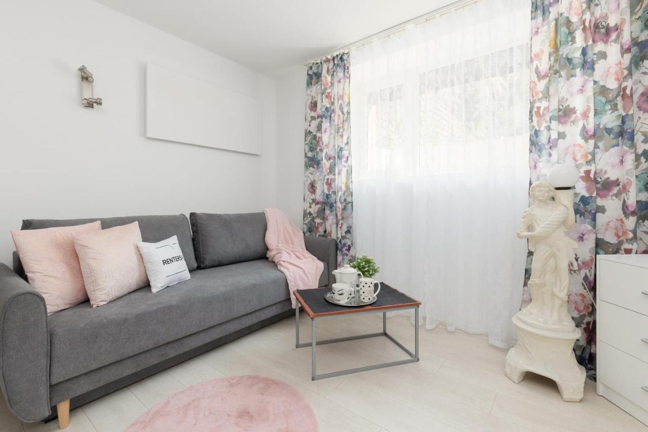 ורשה Affordable Underground Studio Near Pge Narodowy By Noclegi Renters מראה חיצוני תמונה